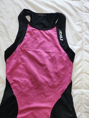 2XU Pink and Black Racerback Cycling Top Size Small